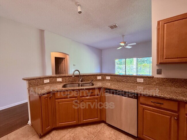 Building Photo - 2462 Coachman Lakes Dr