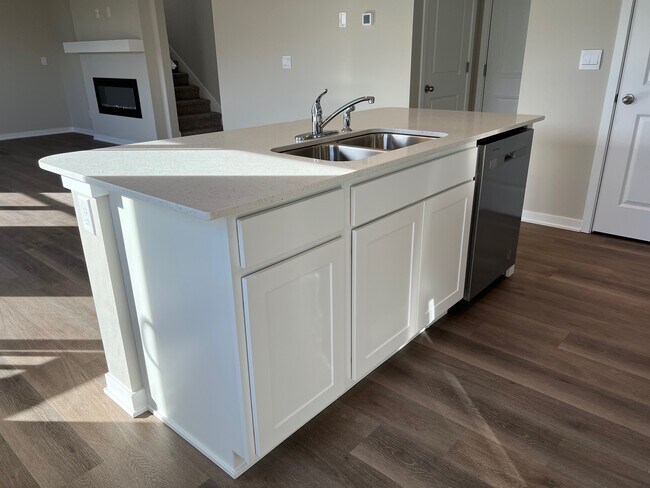 Building Photo - 1090 Bel Aire Ct