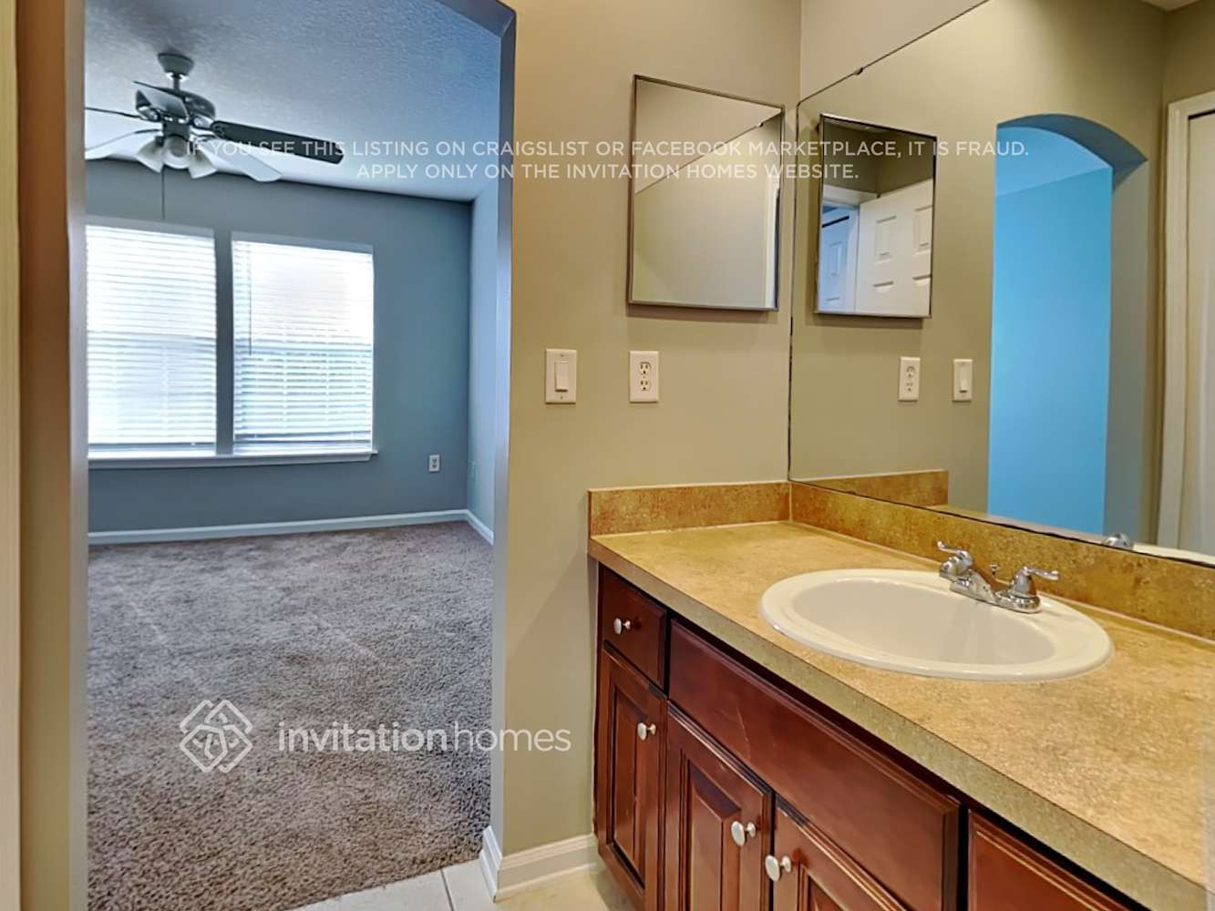 Building Photo - 216 N Hidden Tree Dr