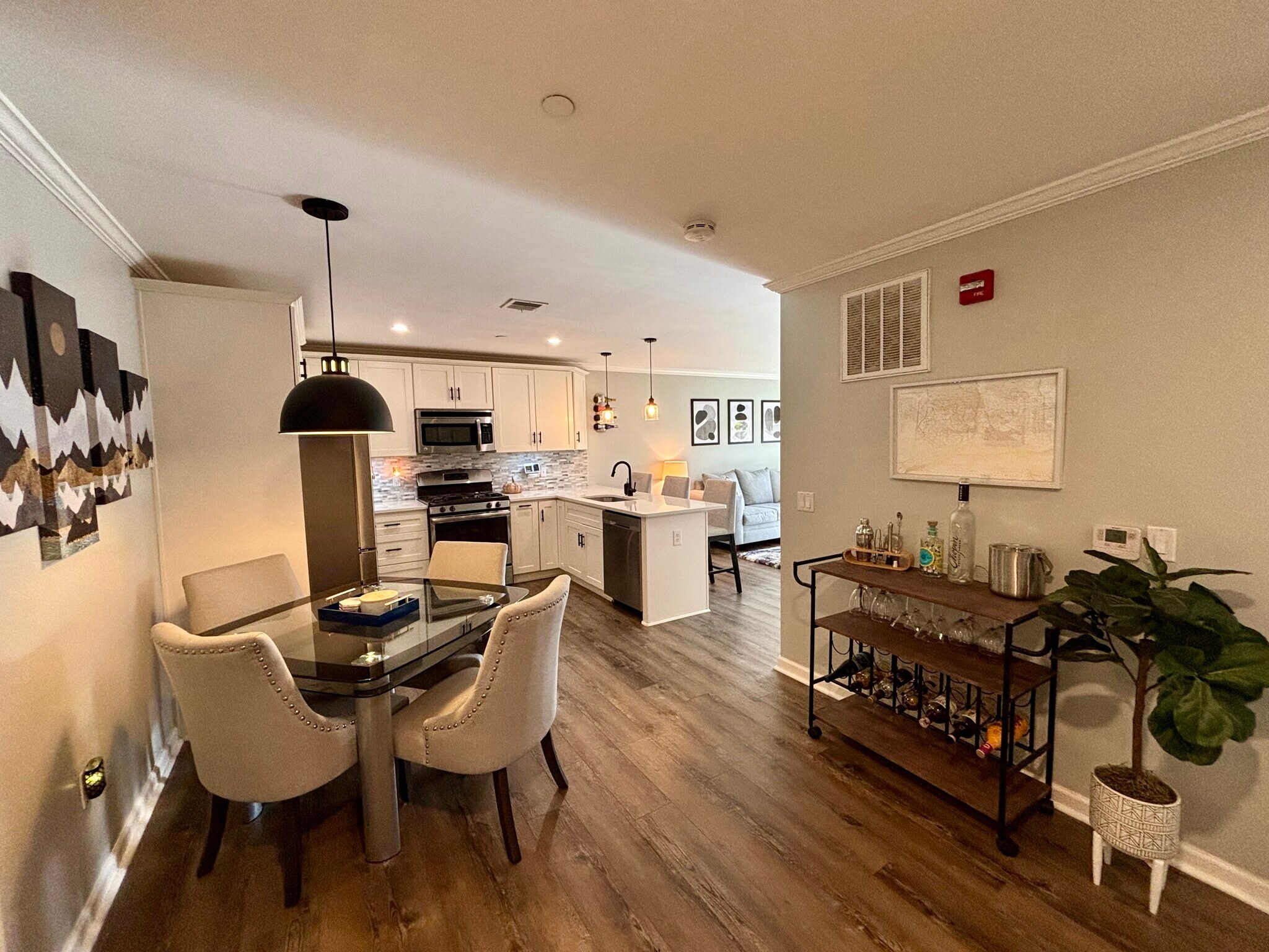 Building Photo - 34 Schoolhouse Dr