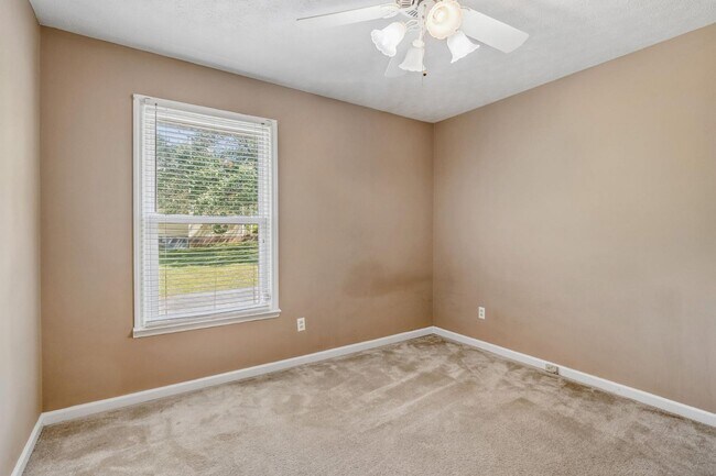 Building Photo - 107 Keri Dr