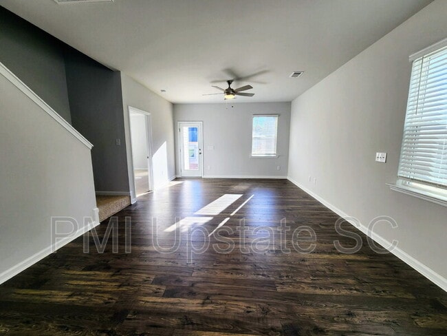 Building Photo - 407 Mariene Dr