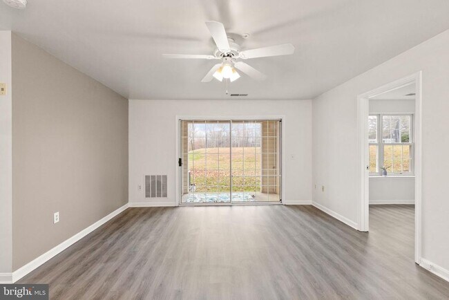 Building Photo - 1310 Sheridan Pl