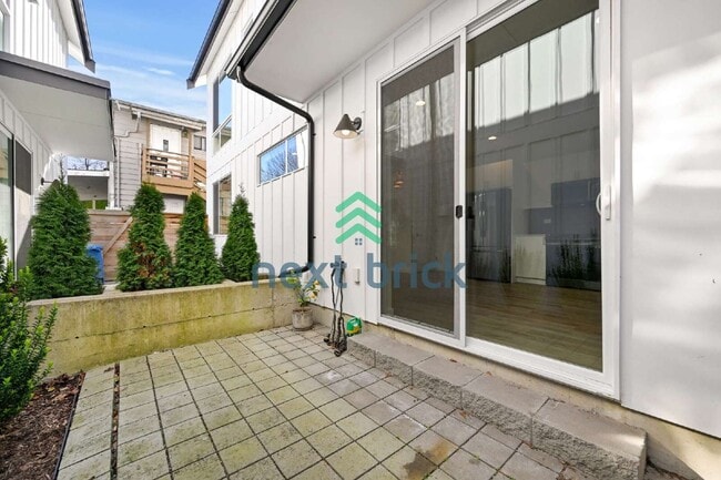 Building Photo - Modern Northwest-Danish Inspired Townhome with Standalone Cottage Feel in Seattle’s Central District