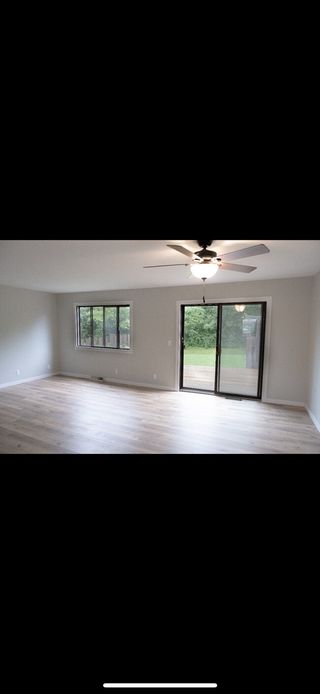 Building Photo - 5835 Cambridge Cir