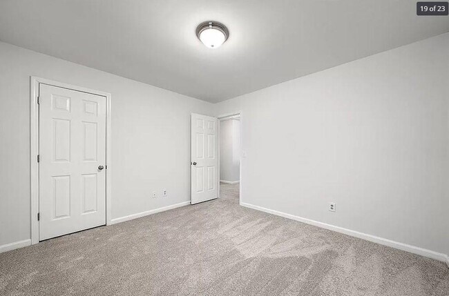 Building Photo - 5905 Sterling Ct