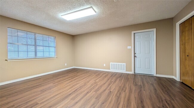 Building Photo - 429 Headlee St