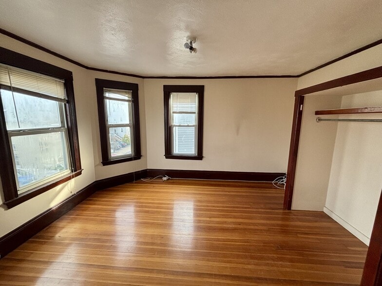 Building Photo - 18 Vermont Ave