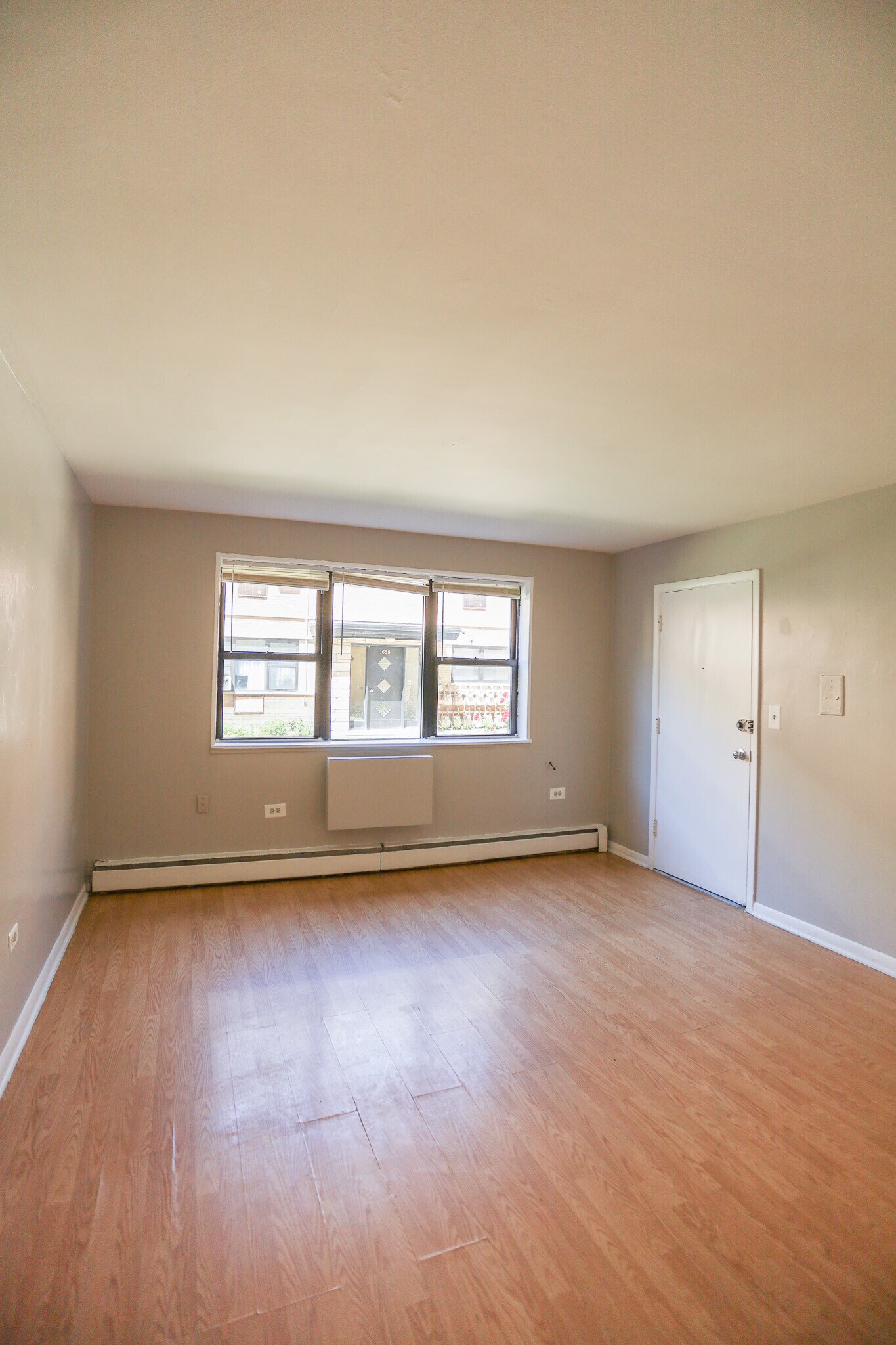 Building Photo - 1632 W Pratt Blvd