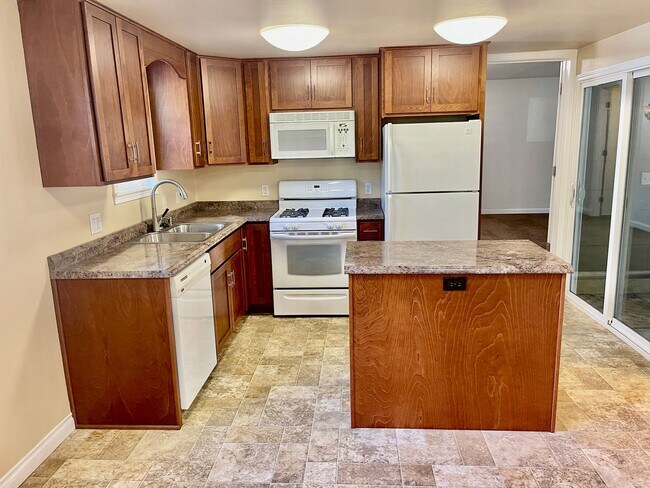 Building Photo - Charming South Hill Home