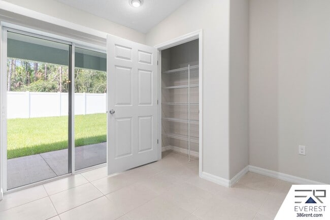 Building Photo - FULLY FENCED, LIKE NEW 3/2/1 TOWNHOUSE ON A CUL DE SAC IN BEAUTIFUL SEMINOLE WOODS