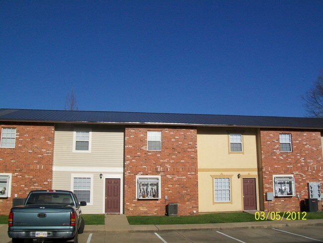 Outside Property - 106 Briarhill Rd