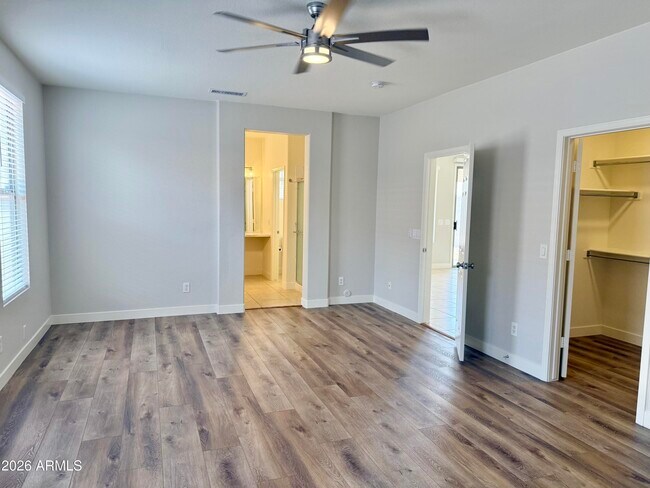 Building Photo - 6558 W Townley Ave