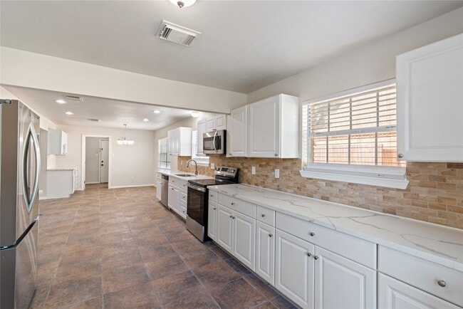 Building Photo - 17923 Beaver Creek Dr