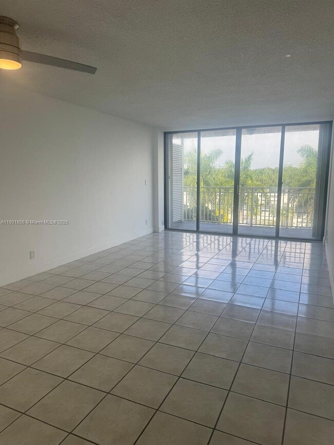 Primary Photo - 2450 NE 135th St