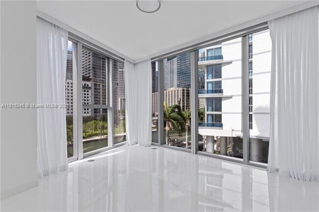 Building Photo - 300 Biscayne Blvd Way