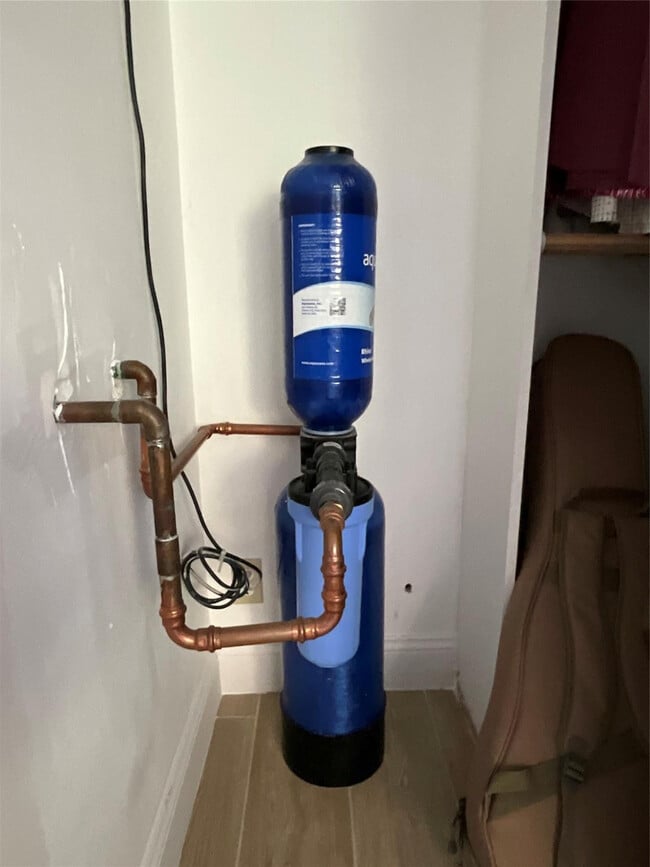 Building Photo - 2424 NE 9th St