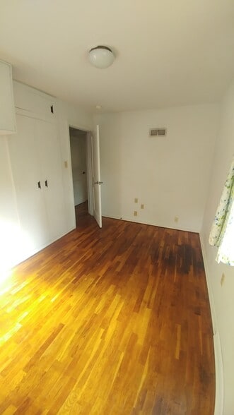 bed 2 - 1031 Quivera Cir