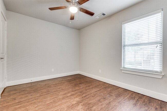 Building Photo - 4323 Dickason Ave