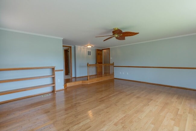 Building Photo - 4 Bed, 3, Bath Single Family Home in Ranson, WV