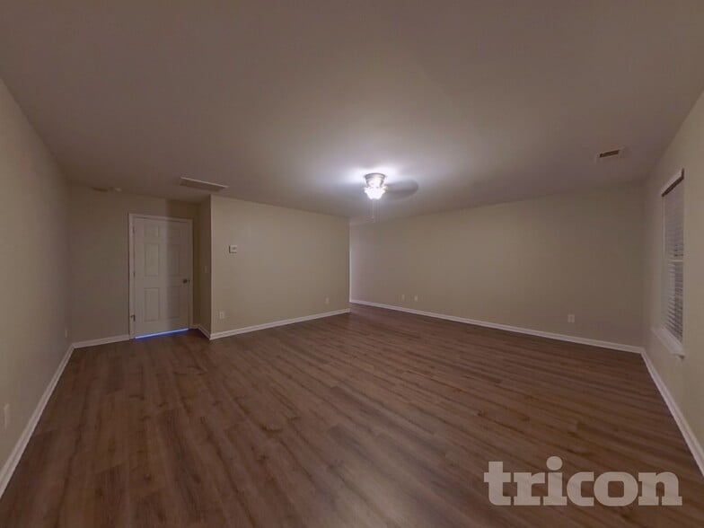 Building Photo - 215 Harrowfield Heights