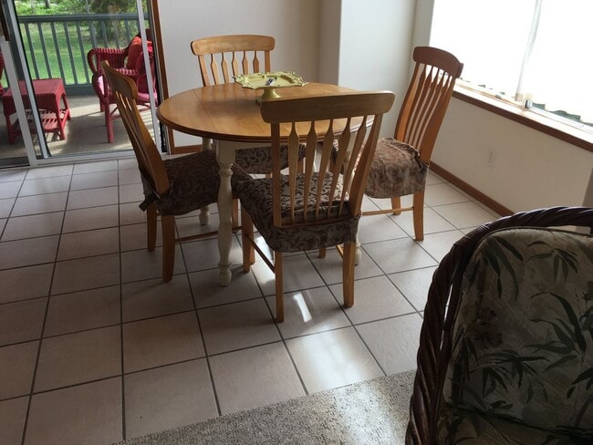 Building Photo - Partially Furnished Home in HPP