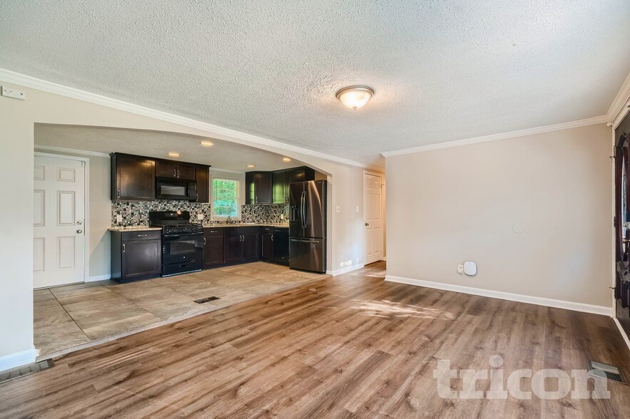 Building Photo - 6905 Camp Valley Rd