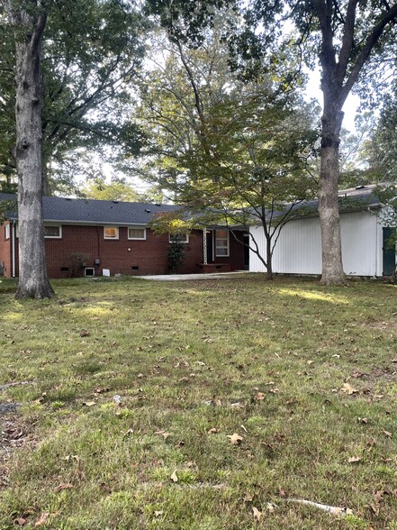 Building Photo - 208 Foxboro Ln