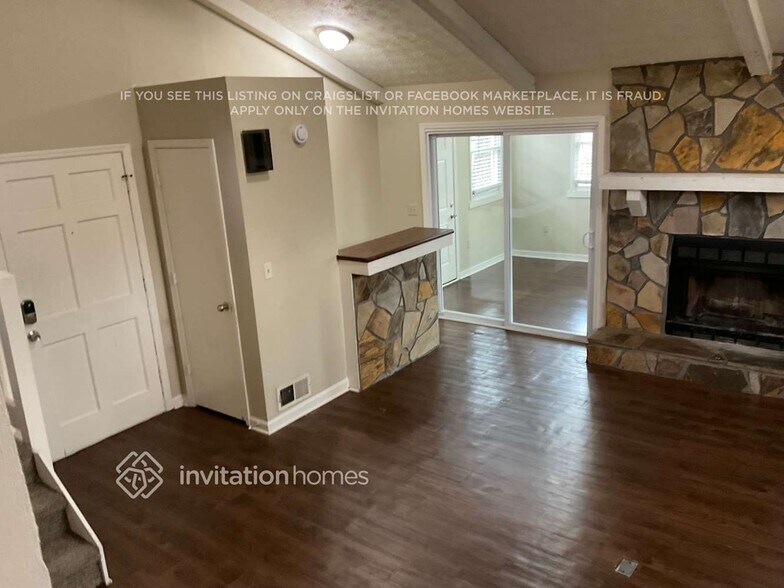 Building Photo - 4745 N View Rd NW