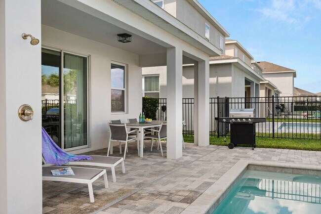 Building Photo - 301 Burma St