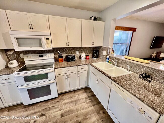 Building Photo - 416 Sailfish Ave