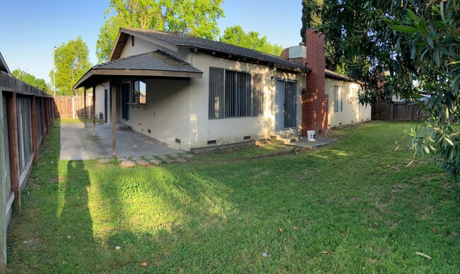 Building Photo - 1117 McGuire Dr