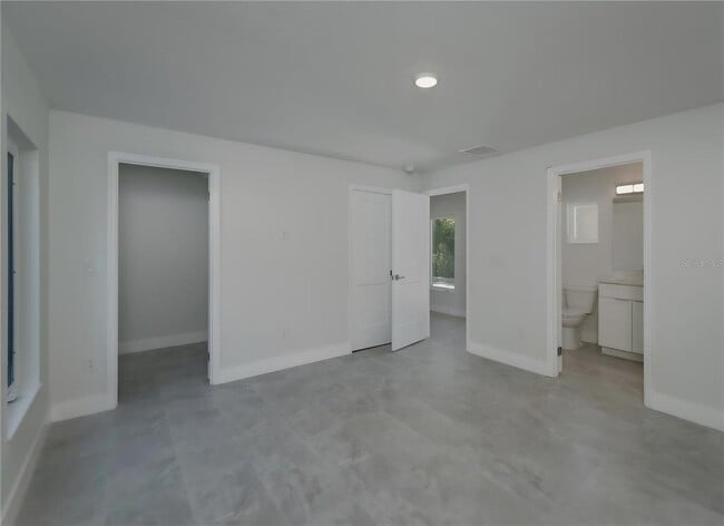 Building Photo - 310 Hibiscus St