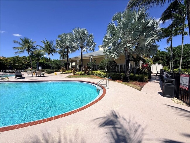 Building Photo - 4110 NE 22nd Ct