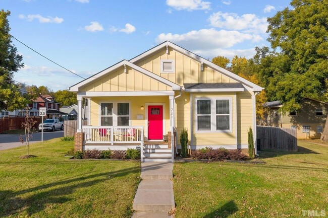 Building Photo - Gorgeous 3 Bedroom home in Downtown Raleig...