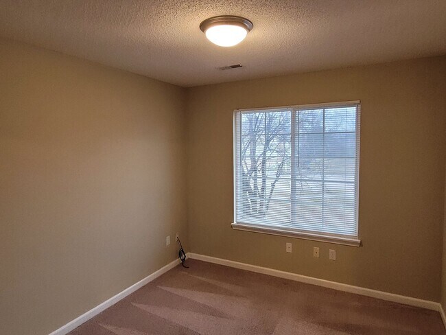 Building Photo - 2409 Bentley Ct
