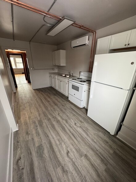 Building Photo - 814 Clinton St