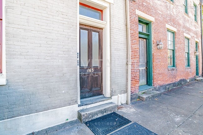 Building Photo - 163 State St