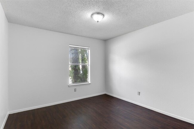Building Photo - 656 Mairo St
