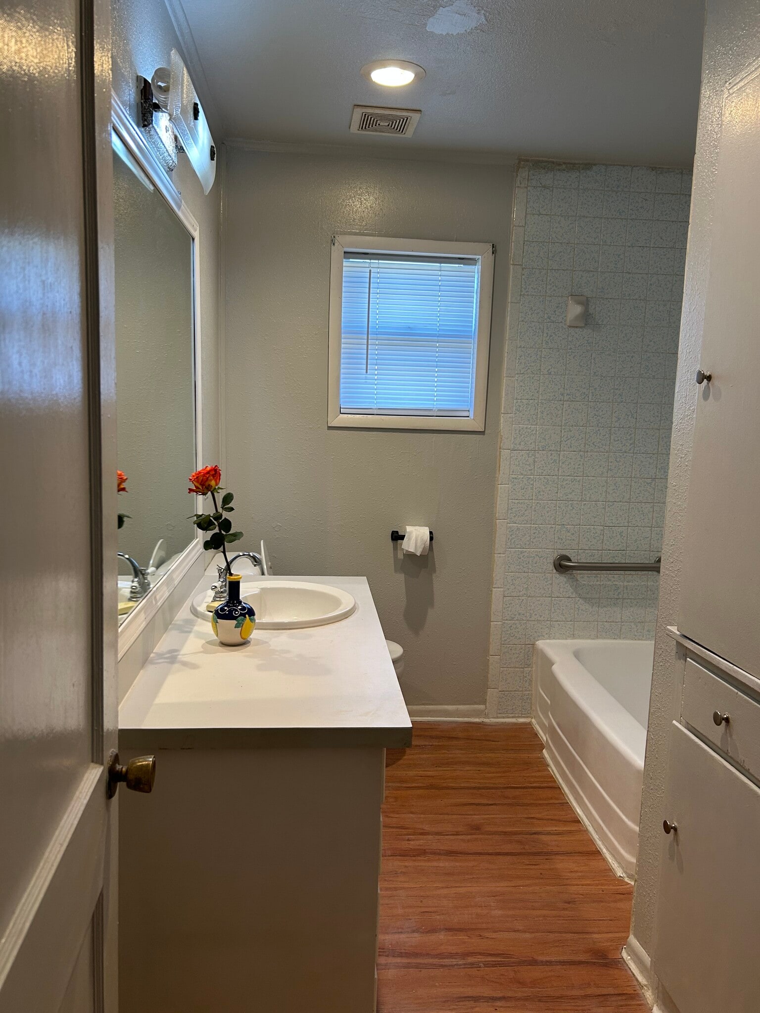 Bathroom with tub - 505 E Pine St