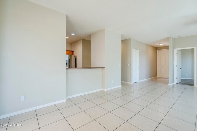 Building Photo - 13562 W Cypress St