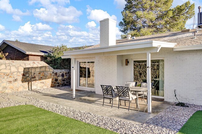 Building Photo - 7313 Cerro Negro Dr