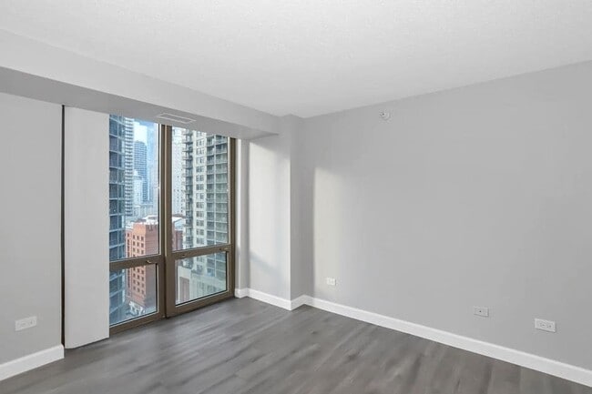 Building Photo - 2 E Erie St