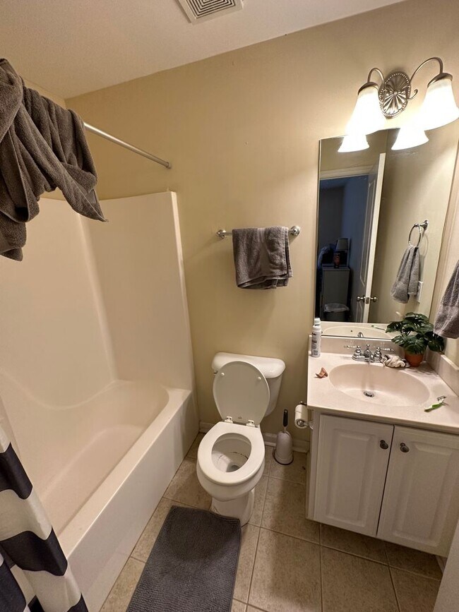 Building Photo - The Retreat @ Magnolia Bluff!