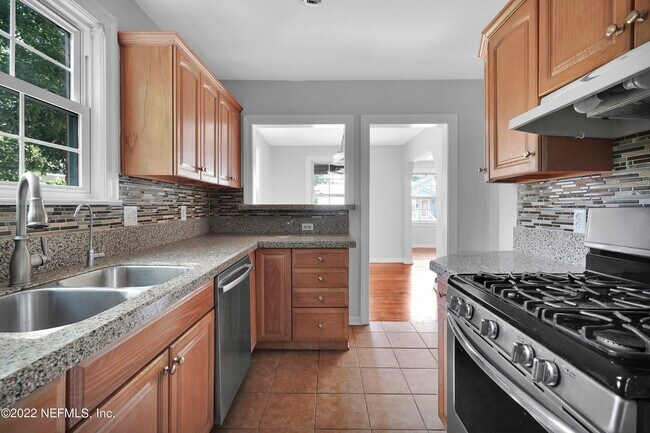 Building Photo - 4515 Sappho Ave