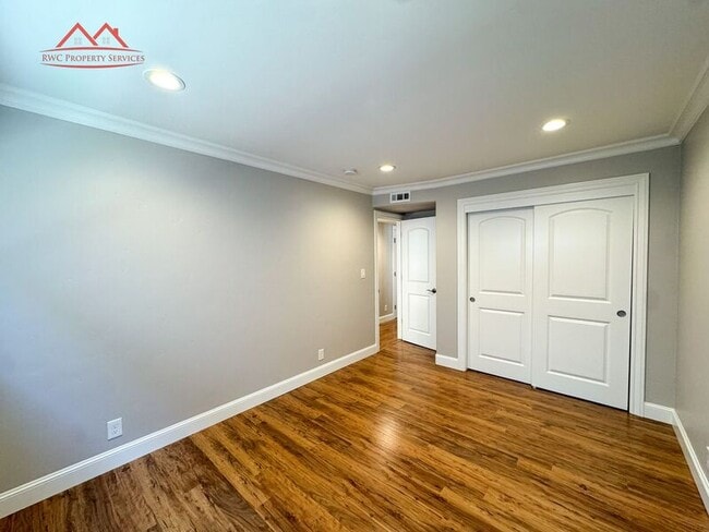 Building Photo - 347 Auburn Way
