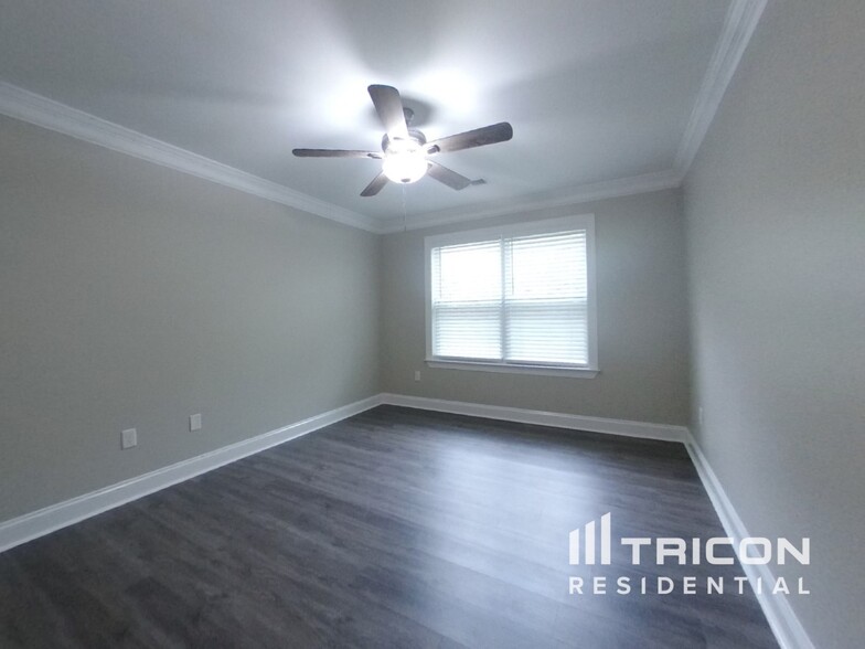 Building Photo - 2619 Mckinley Dr