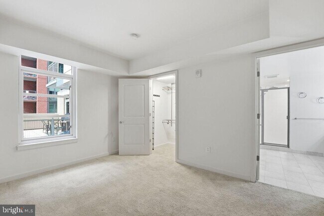 Building Photo - 1025 1st St SE