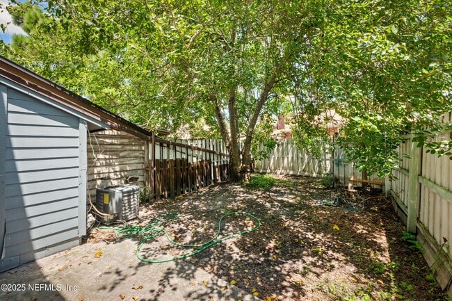 Building Photo - 11259 Shady Glen Dr