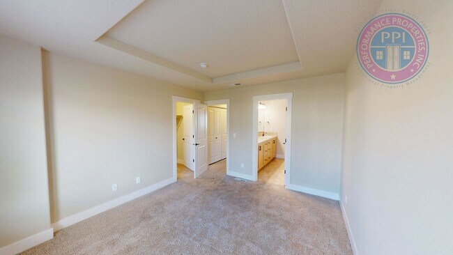 Building Photo - Desirable Bethany Location, Spacious & Sty...